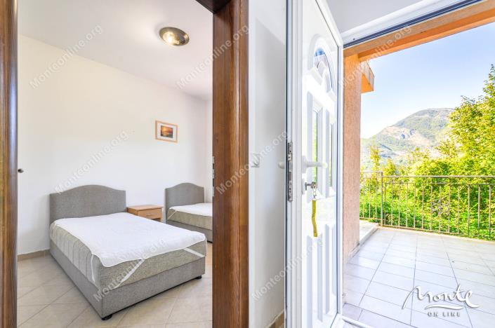 Image No.24-4 Bed House for sale