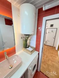 stilnaya-kvartira-s-1-spalnej-sovremennym-remontom-i-vidom-na-more-v-petrovacze_10