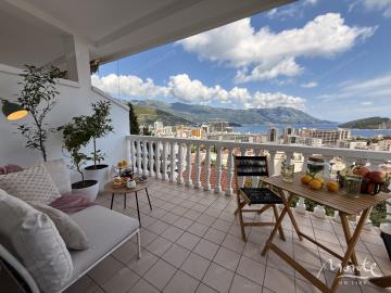 uyutnaya-2-spalnaya-kvartira-s-vidom-na-more-v-budve-babin-do_02