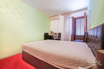 prostornyj-3-etazhnyj-dom-v-dobrote-v-shagovoj-dostupnosti-ot-morya_05