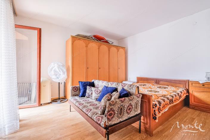 Image No.9-6 Bed House for sale