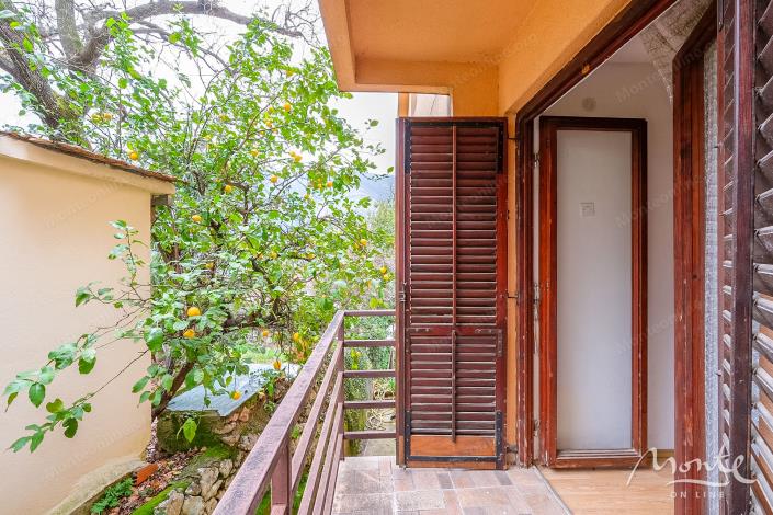 Image No.21-6 Bed House for sale