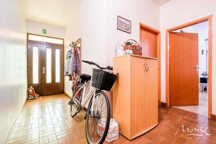 Image No.31-6 Bed House for sale