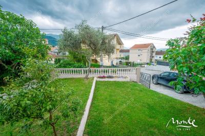 obnovlennyj-odnoetazhnyj-dom-s-vozmozhnostyu-nadstrojki-v-rajone-dumidran-tivat_04