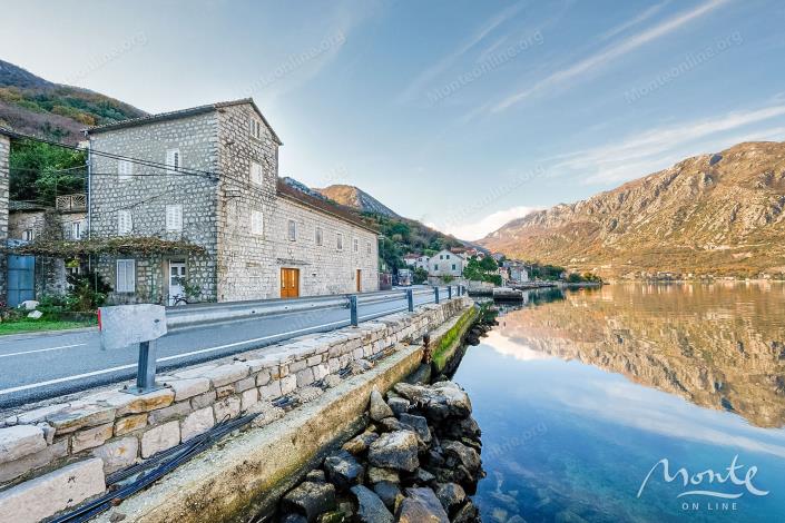 Image No.1-4 Bed House for sale