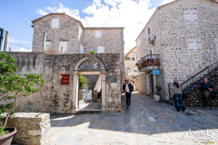 Image No.30-4 Bed Townhouse for sale