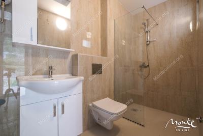 prostornaya-kvartira-s-3-spalnyami-i-panoramnymi-vidami-na-boko-kotorskij-zaliv-dobrota_06