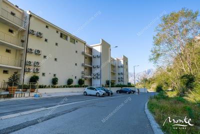 prostornaya-kvartira-s-3-spalnyami-i-panoramnymi-vidami-na-boko-kotorskij-zaliv-dobrota_07