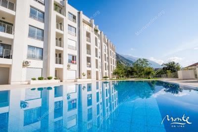 prostornaya-kvartira-s-3-spalnyami-i-panoramnymi-vidami-na-boko-kotorskij-zaliv-dobrota_09