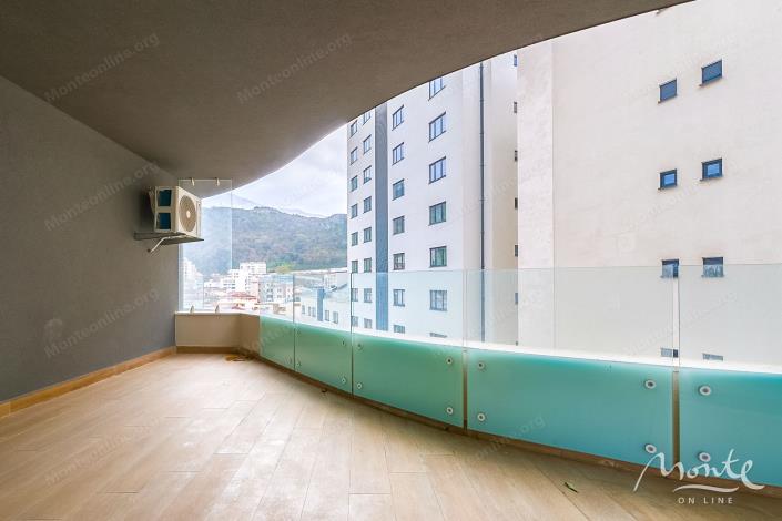 Image No.25-Studio for sale