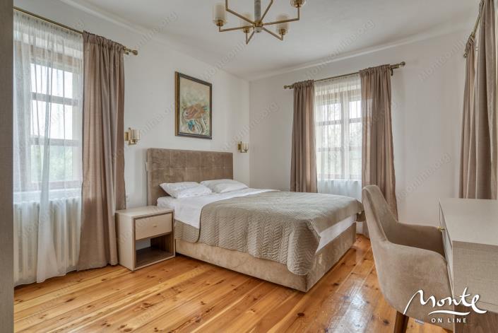 Image No.6-4 Bed House for sale