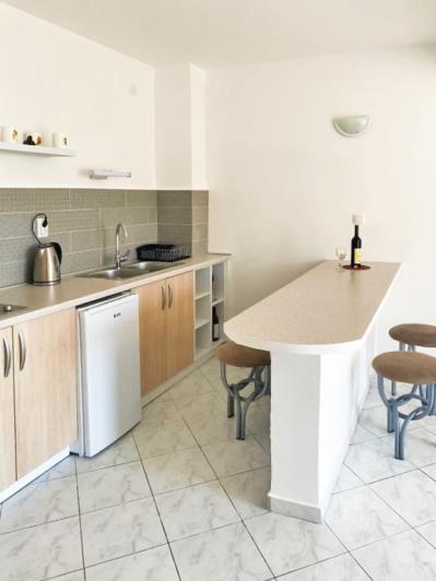 Image No.5-19 Bed Hotel for sale