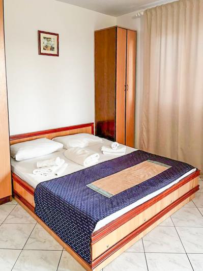 Image No.10-19 Bed Hotel for sale