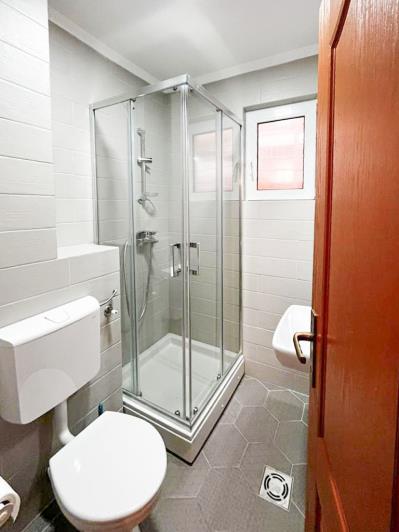 Image No.11-19 Bed Hotel for sale