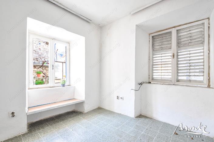 Image No.21-4 Bed House for sale