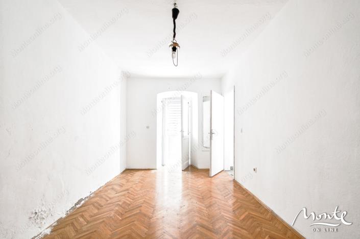 Image No.25-4 Bed House for sale