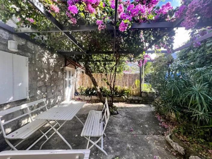 Image No.10-3 Bed House for sale