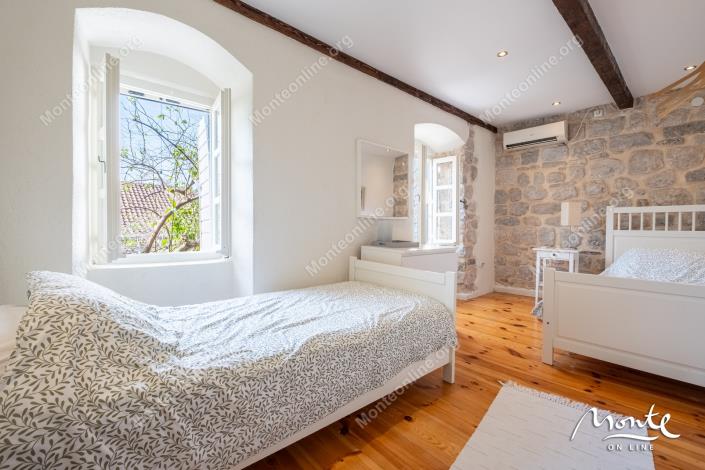 Image No.13-3 Bed House for sale