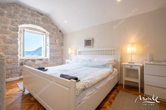 Image No.18-3 Bed House for sale