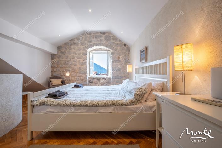 Image No.21-3 Bed House for sale