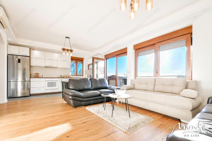 Image No.10-3 Bed House for sale