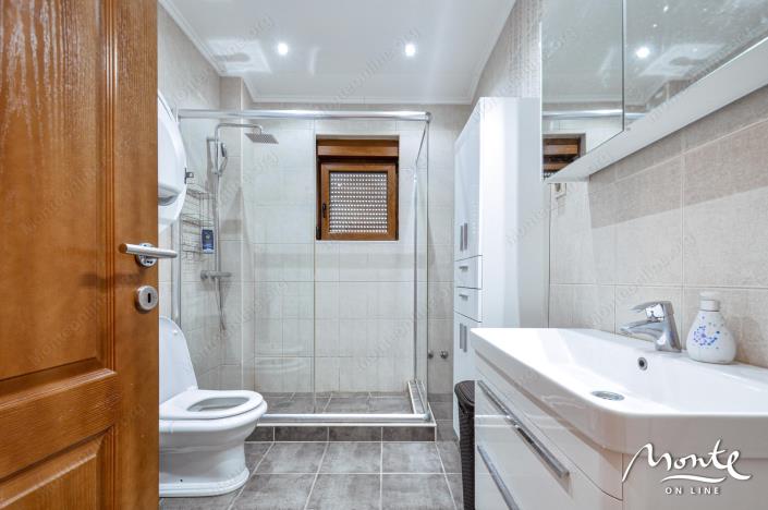 Image No.22-3 Bed House for sale