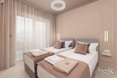 roskoshnyj-penthaus-s-3-spalnyami-i-privatnym-bassejnom-na-kryshe-v-zhivopisnoj-dobrote_07