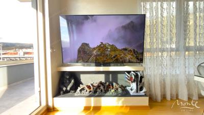 roskoshnyj-penthaus-s-bolshoj-terrasoj-na-kryshe-garazhnym-mestom-i-kladovoj-v-bechichi-budva_03