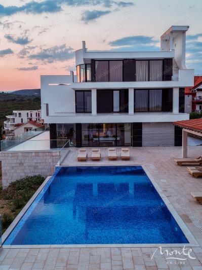 Image No.24-7 Bed Villa for sale