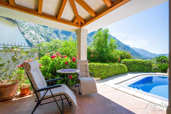 Image No.9-Villa de 4 chambres à vendre à Kotor