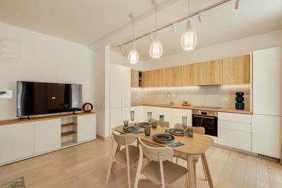 kvartira-v-novom-komplekse-na-1-linii-morja-so-svoim-prichalom_11