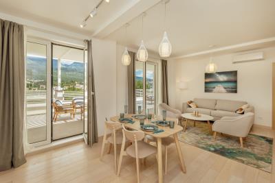 kvartira-v-novom-komplekse-na-1-linii-morja-so-svoim-prichalom_14