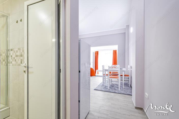 Image No.2-Un hôtel de 33 chambres à vendre à Budva