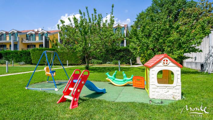 Image No.32-Maison de ville de 4 chambres à vendre à Kotor