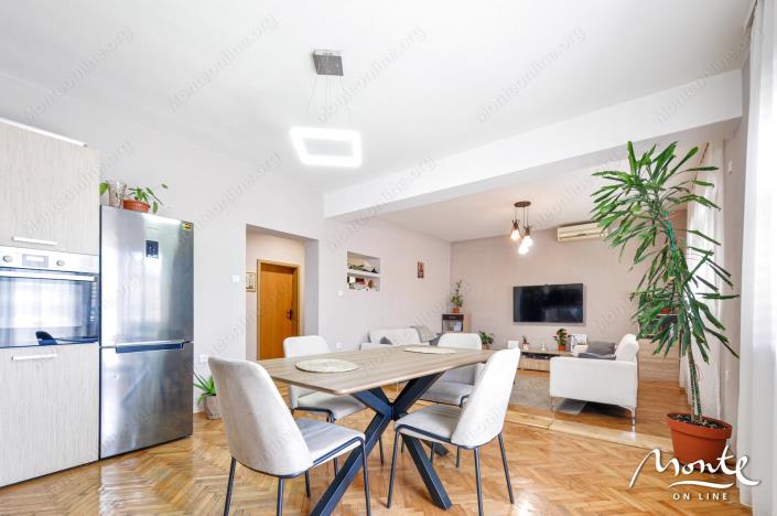 Image No.17-11 Bed House for sale