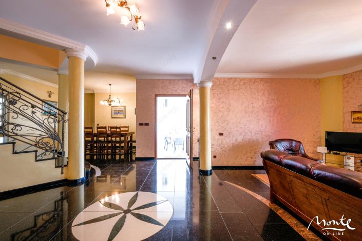 Image No.5-7 Bed Villa for sale