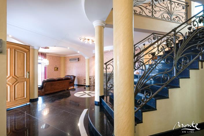 Image No.8-7 Bed Villa for sale