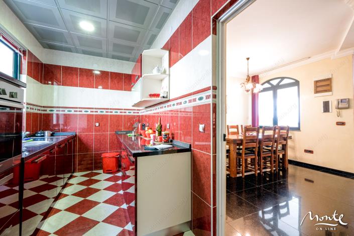 Image No.10-7 Bed Villa for sale