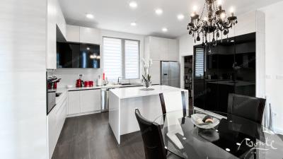 unikalnaja-villa-s-bassejnom-i-panoramnymi-vidami-na-more_09