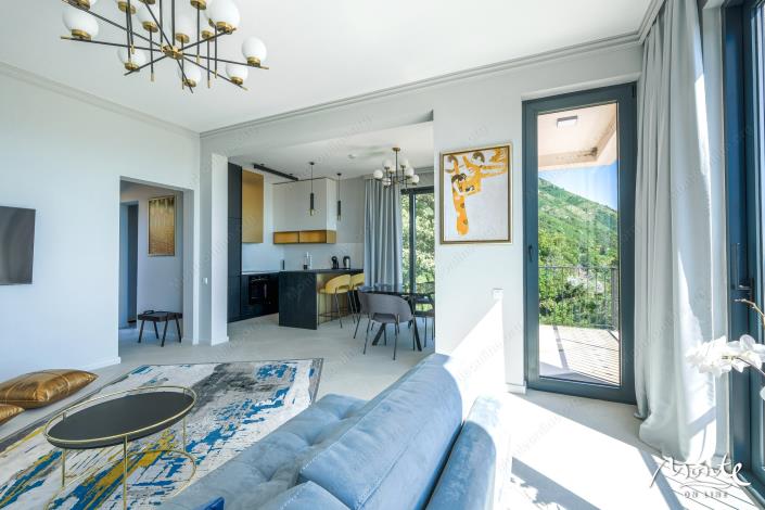 Image No.14-4 Bed Townhouse for sale