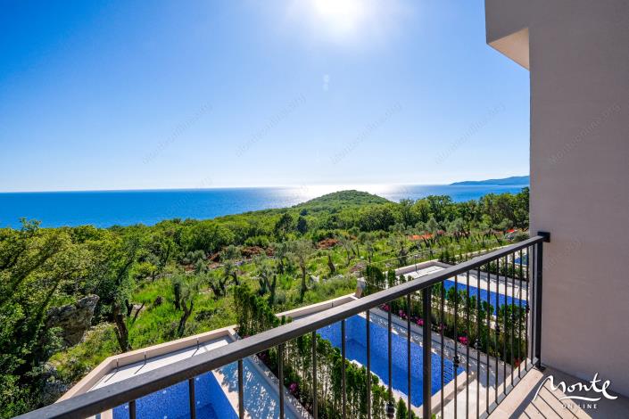 Image No.57-4 Bed Townhouse for sale