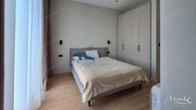 sovershenno-novaya-stilnaya-villa-s-bassejnom-v-herczeg-novi_13
