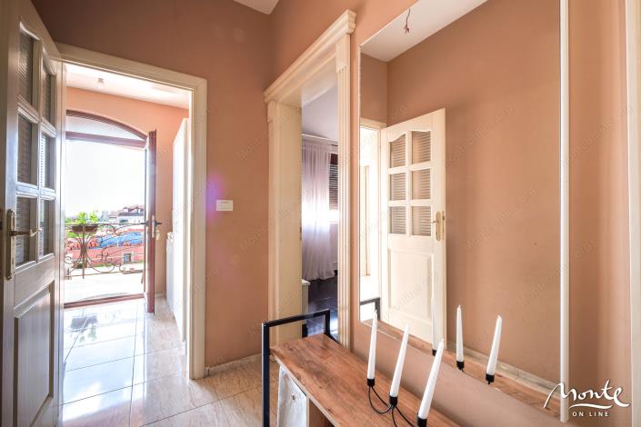 Image No.21-4 Bed House for sale