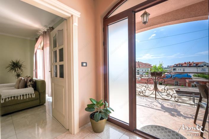 Image No.30-4 Bed House for sale