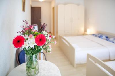 mini-otel-v-czentre-budvy-s-vysokim-dohodom-i-bolshim-potenczialom_12