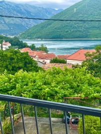 uyutnaya-kvartira-s-1-spalnej-v-zhivopisnom-kamenari-300-metrov-ot-morya_13