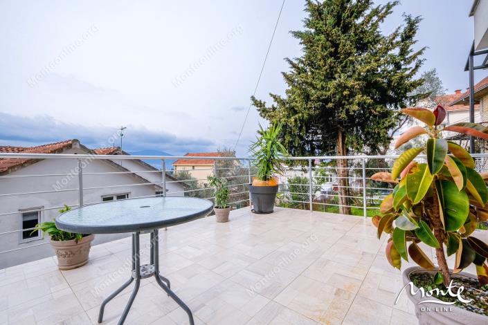 Image No.19-2 Bed Flat for sale