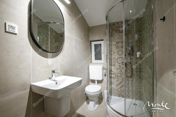 Image No.17-5 Bed House for sale