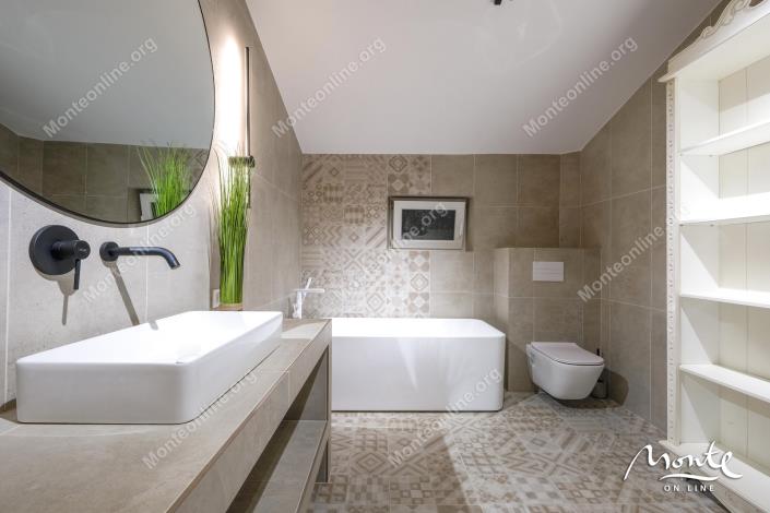 Image No.20-5 Bed House for sale