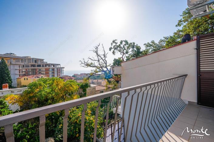 Image No.26-3 Bed Townhouse for sale